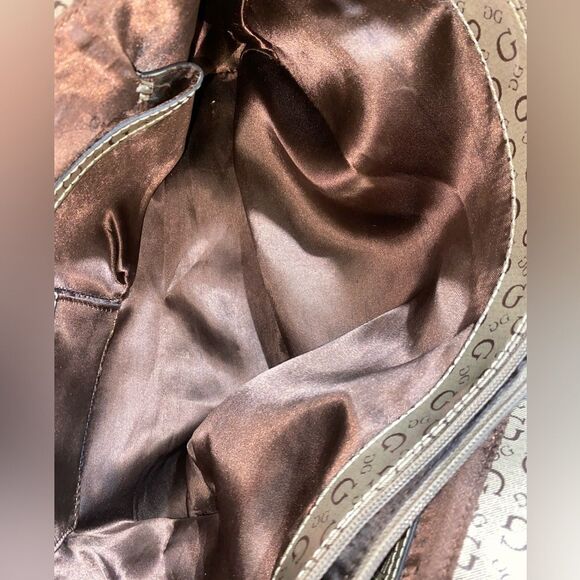 LARGE GUESS VINTAGE AND RARE SHOULDER PURSE - Picture 5 of 8